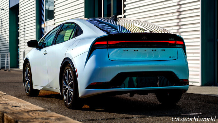 El Auge Híbrido De Toyota Tiene A Muchos Compradores Esperando Meses Por Una Pequeña Pieza | Carscoops